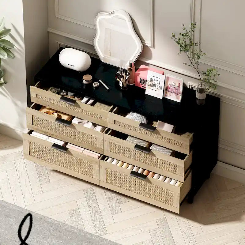 Cómoda de ratán de 6 cajones negra/natural con tiradores de metal y patas de madera – 1 persona