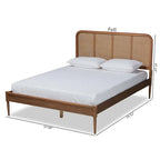 Cama de plataforma de nogal y fresno marrón de mediados de siglo con cabecero de ratán tejido – Matrimonial / Queen / King