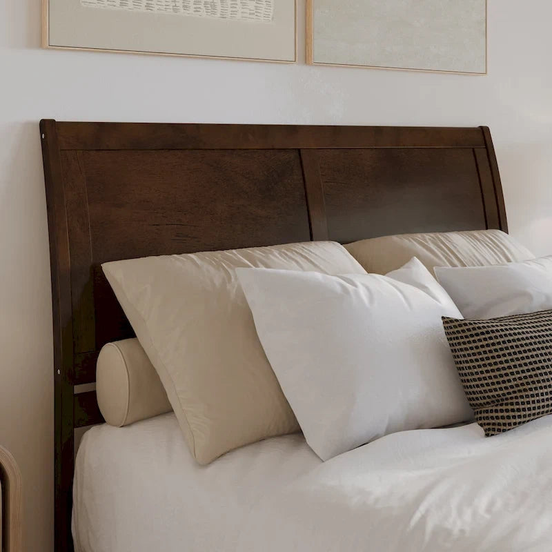 Cama de plataforma tipo trineo blanca/nogal con pie de cama – Full y Queen, 2 personas