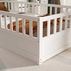 Cama con estructura de pino blanco/gris y barandilla de seguridad – 1 persona (matrimonial/individual)