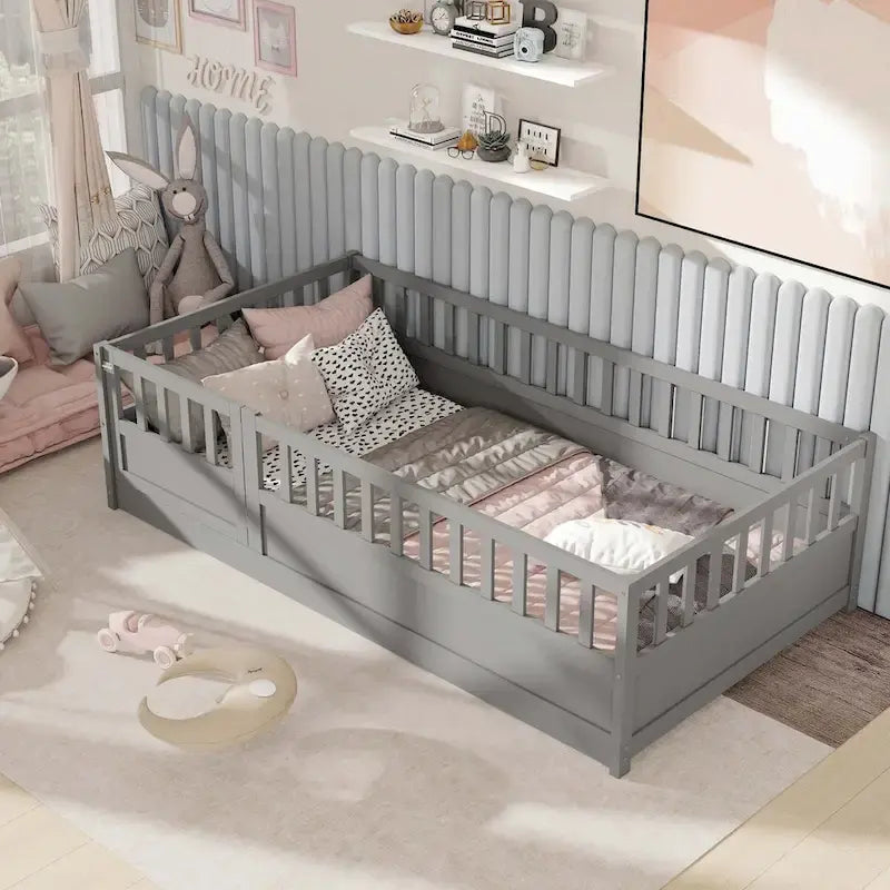 Cama con estructura de pino blanco/gris y barandilla de seguridad – 1 persona (matrimonial/individual)